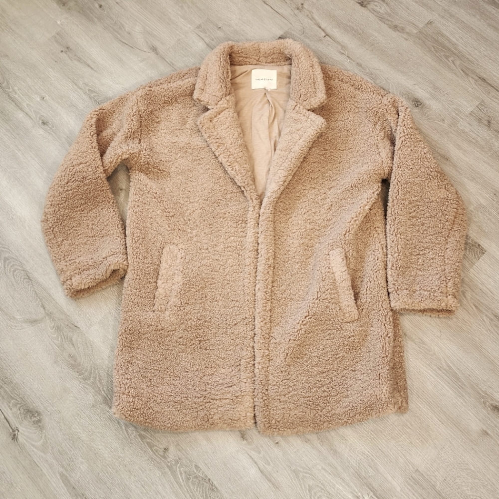 Thread & Supply Warm and Cozy Sherpa Winter Shacket Tan Sz Large